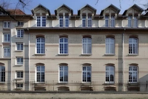 Restructuration partielle des locaux, restauration des remparts et création d’un gymnase dans le collège Pasteur