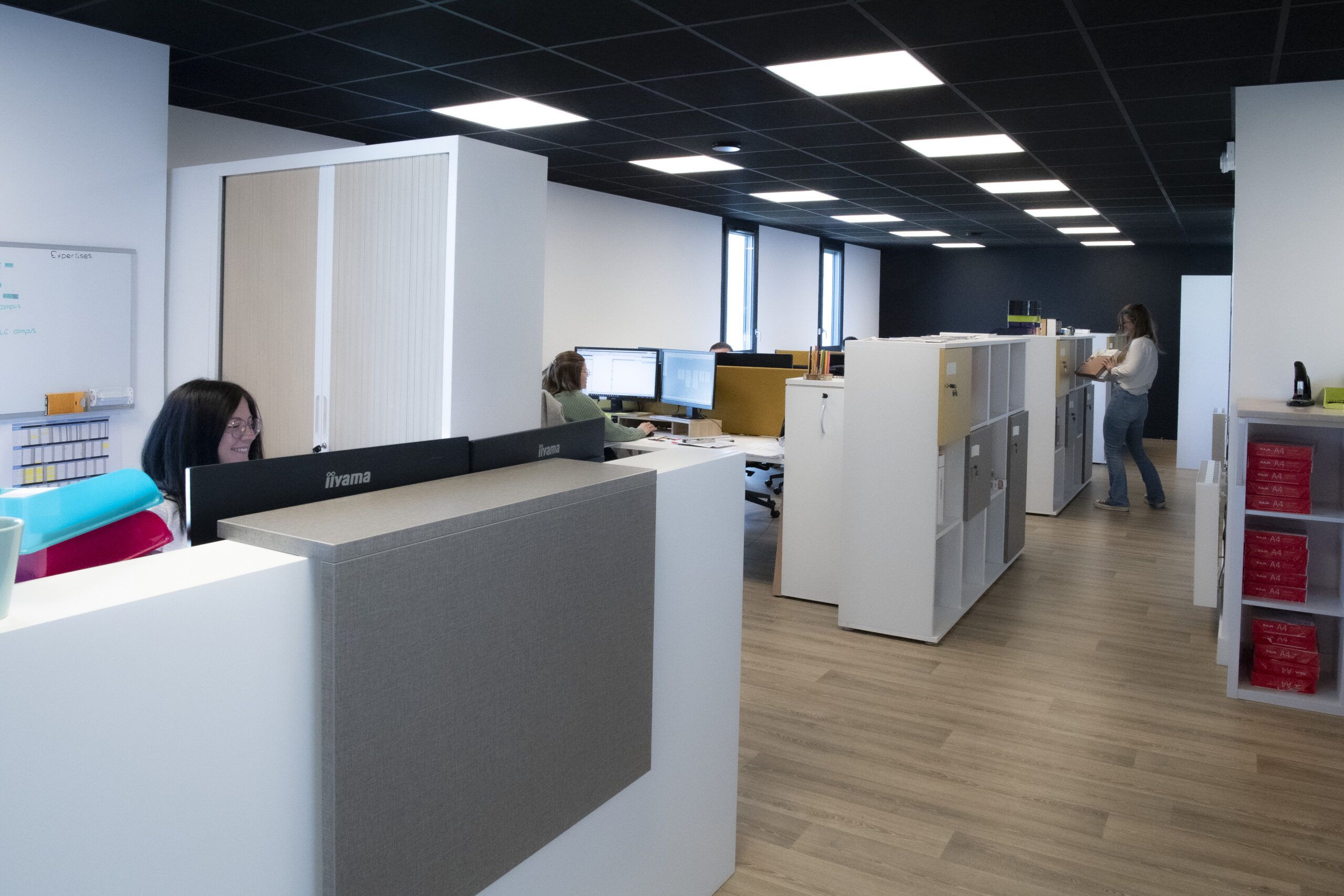 bureau avec employes ite