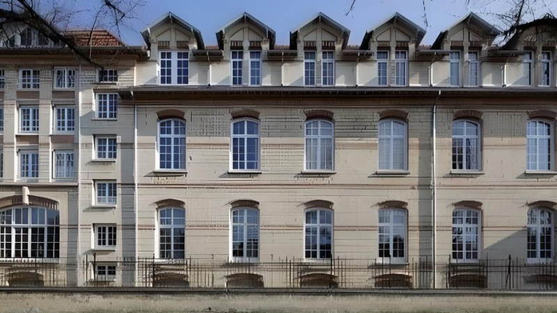 Restructuration partielle des locaux, restauration des remparts et création d&rsquo;un gymnase dans le collège Pasteur