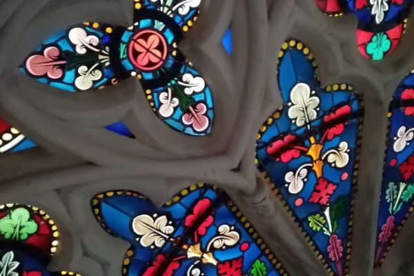 Restauration des fenêtres hautes et des balustrades du transept de la Cathédrale de Bayeux